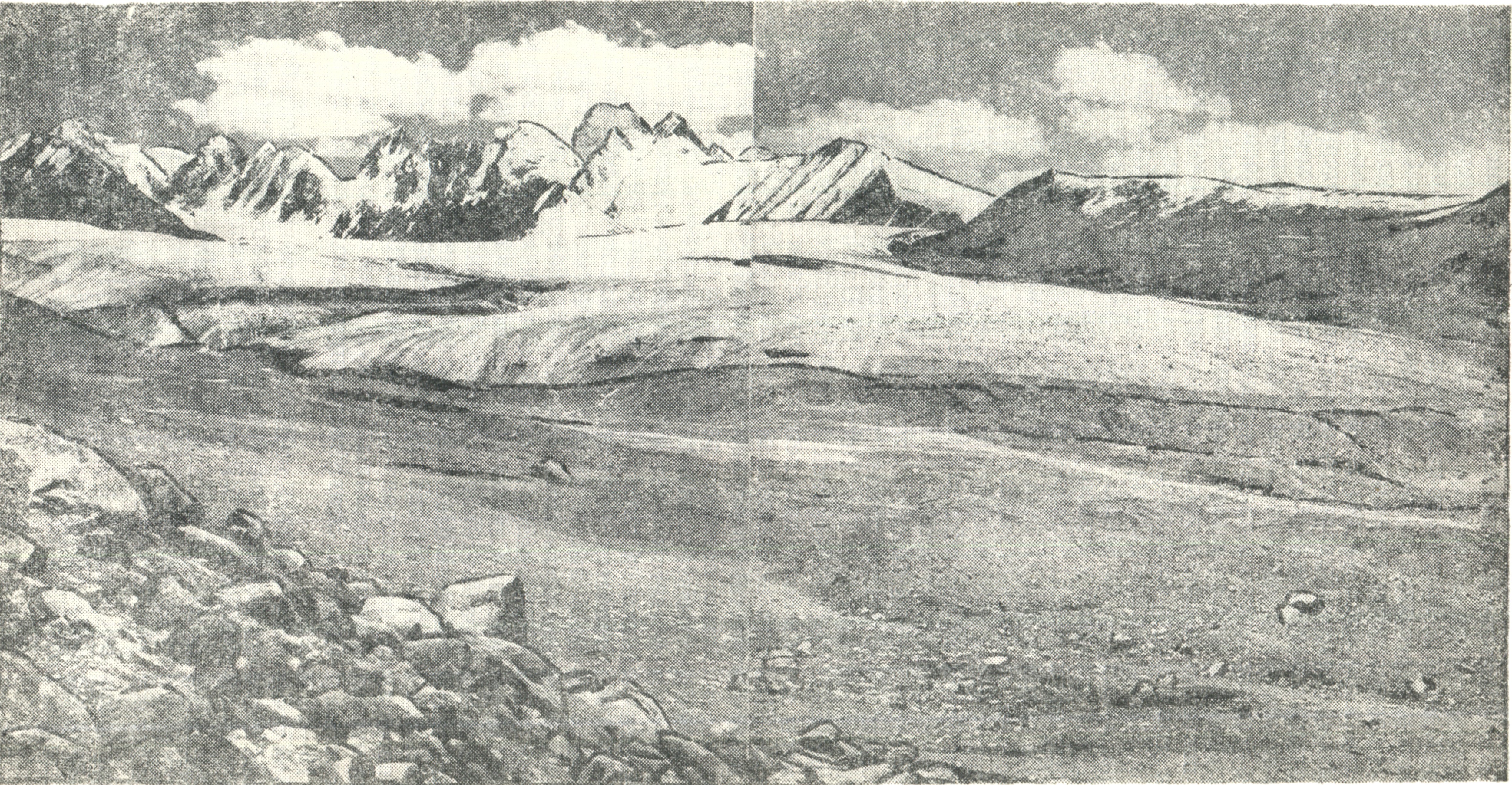 Ледник Комарова. Вид с правого борта долины. 1956 г. Фото из книги Фототеодолитная съемка ледников Тянь-Шаня
